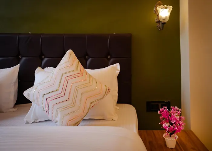 Tripli Hotels Silver Shine